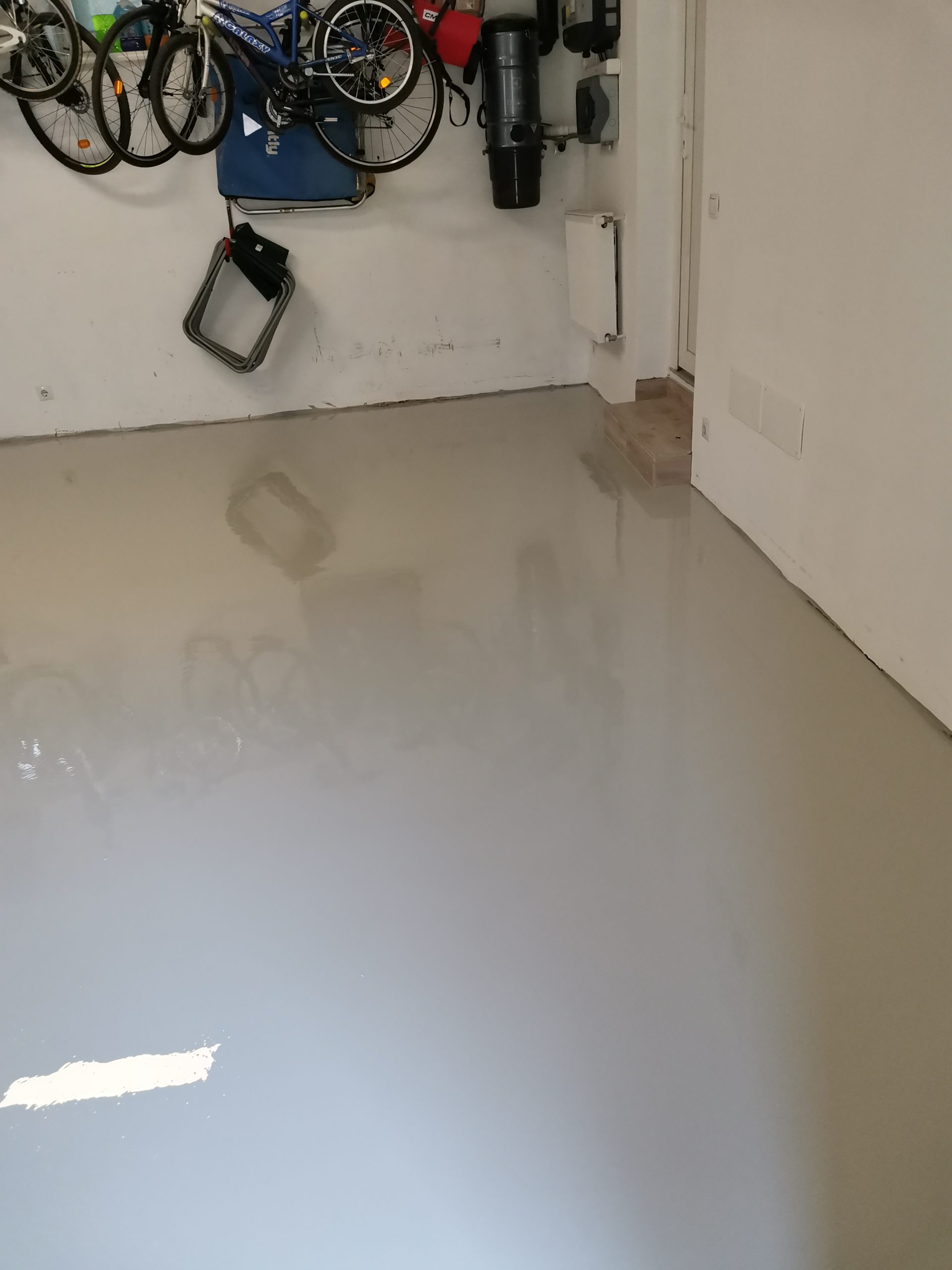 Tükörpadló_családi ház garázsában 3